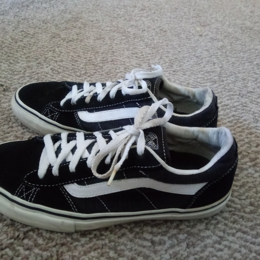 Old skool Vans black US Mens  Sz 7.5. Woman Sz 9